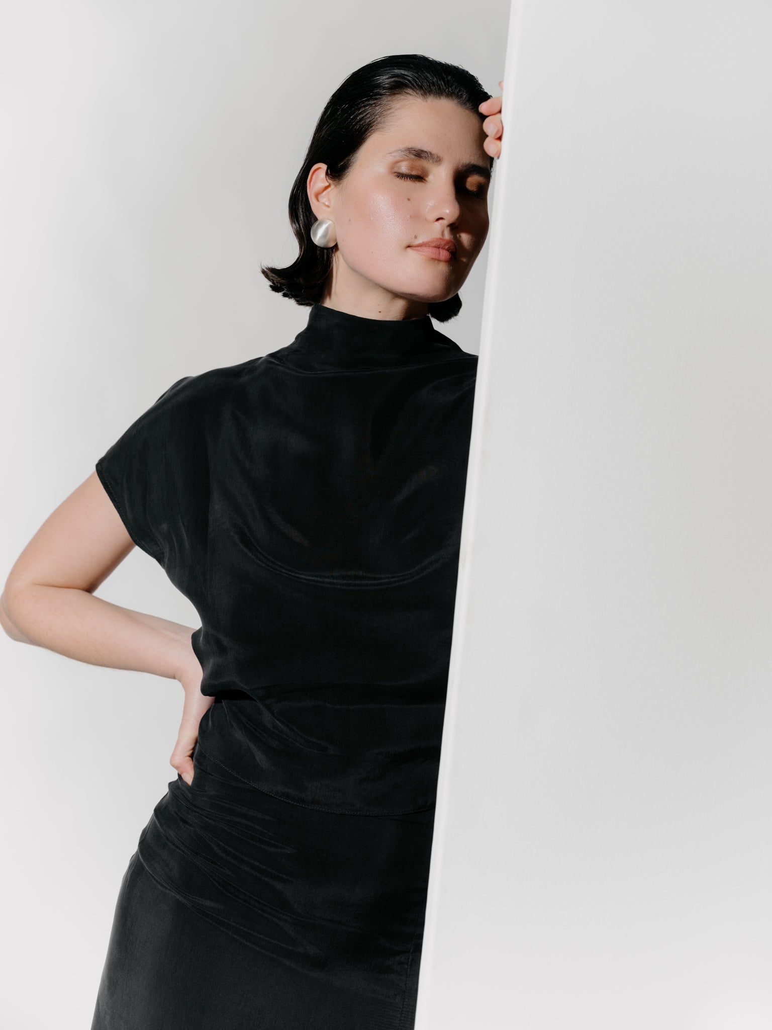 Open-Back Top - Black by Zamsee