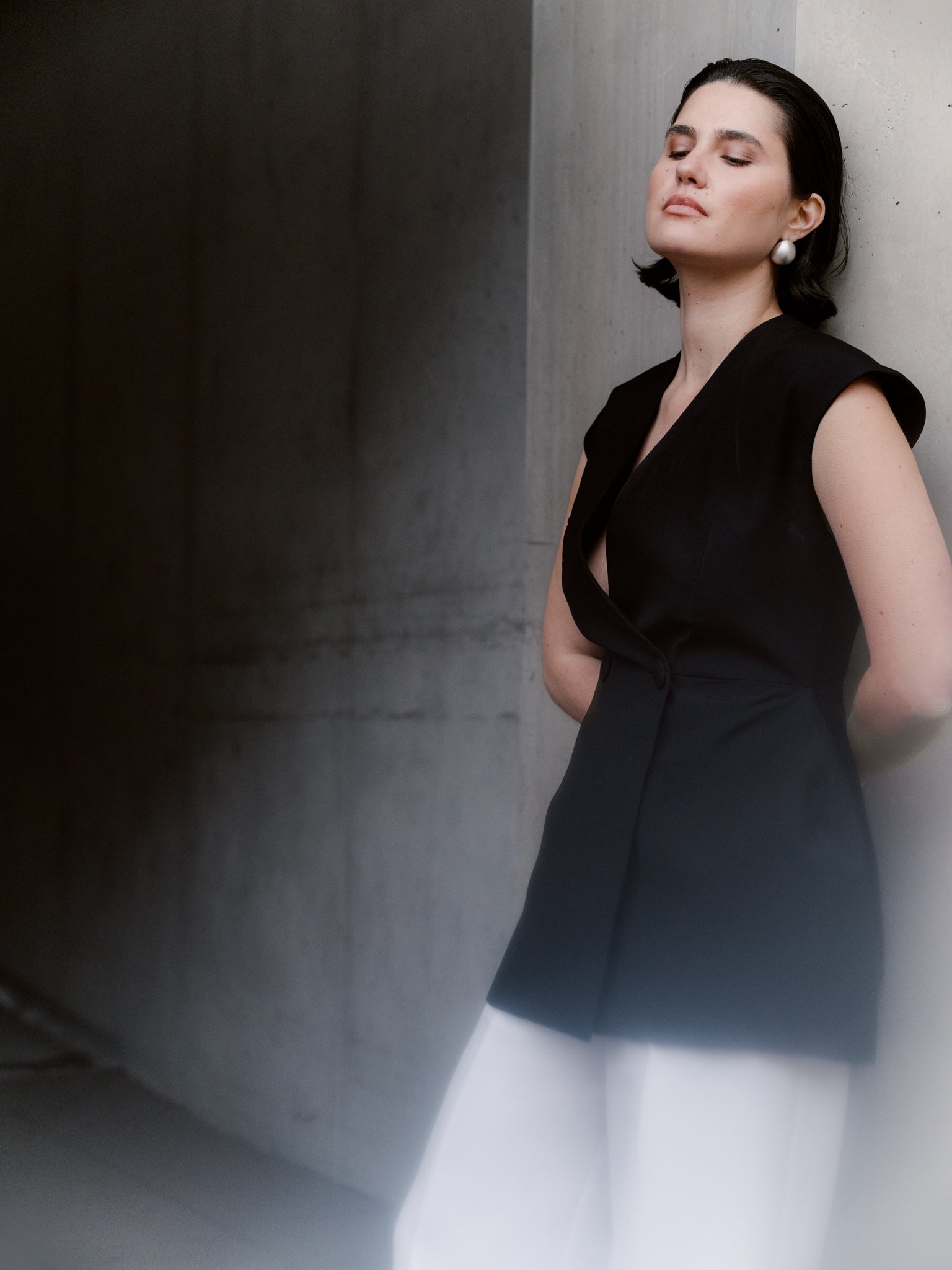 Structured Lapelless Vest - Black by Zamsee