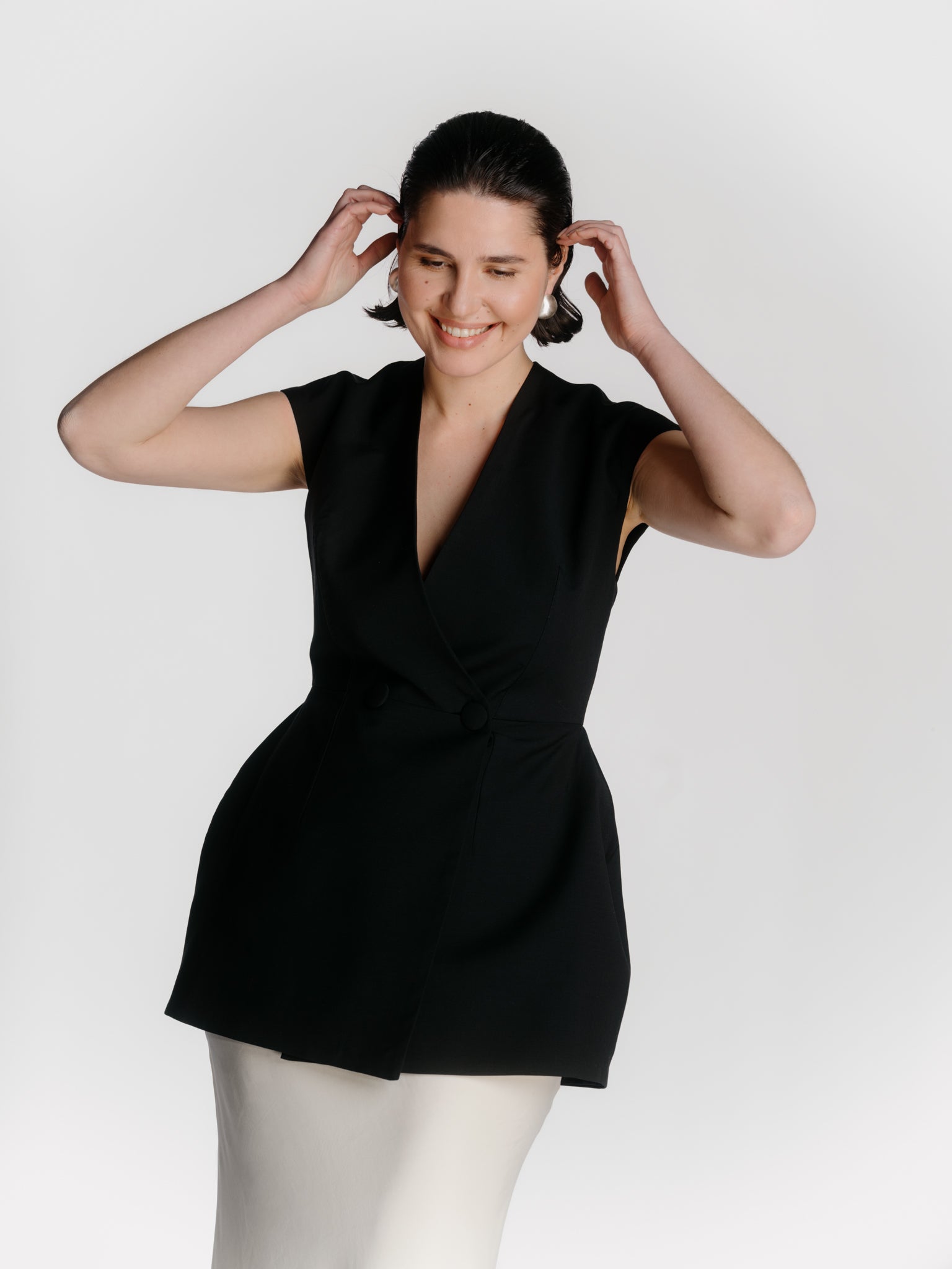 Structured Lapelless Vest - Black by Zamsee