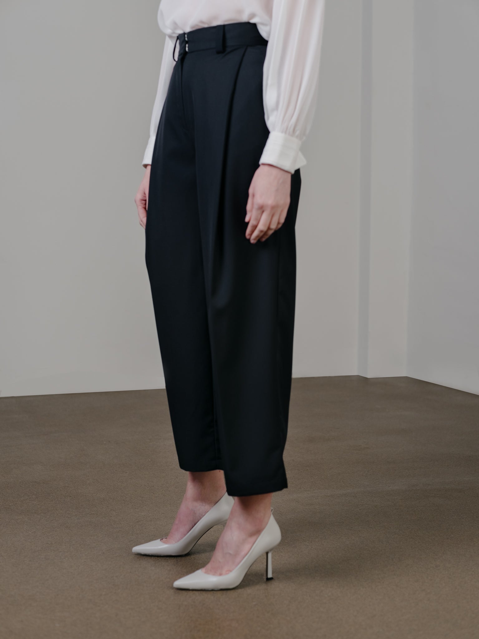 Zamsee Effortless Tapered Trousers high waist