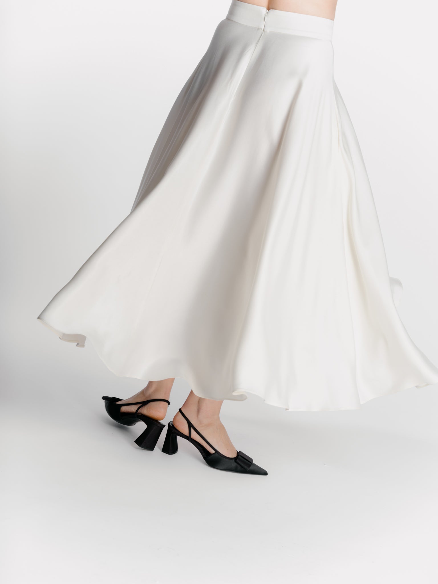 Circular Skirt with Hidden Pockets - Off-White