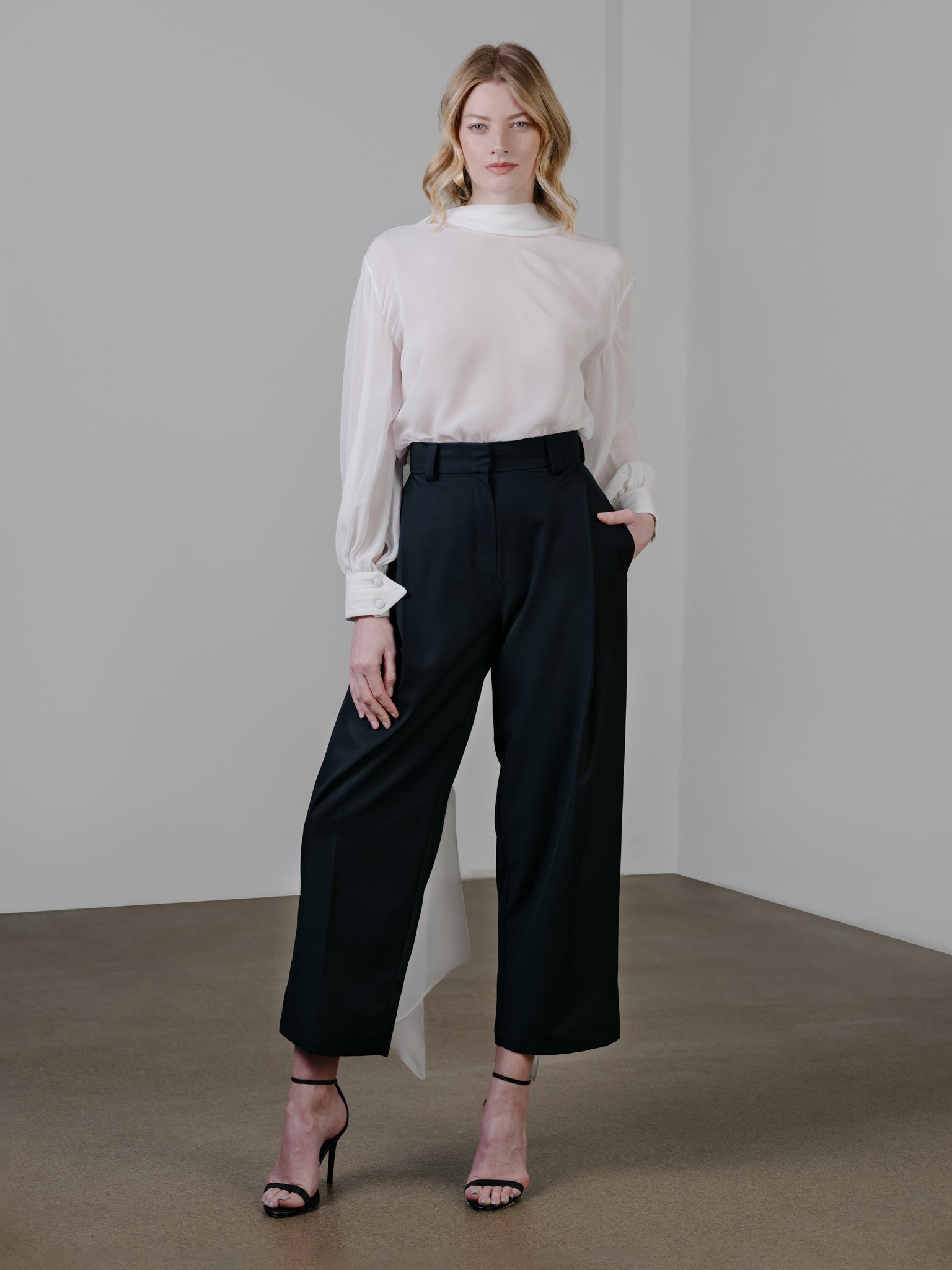 Zamsee Effortless Tapered Trousers 