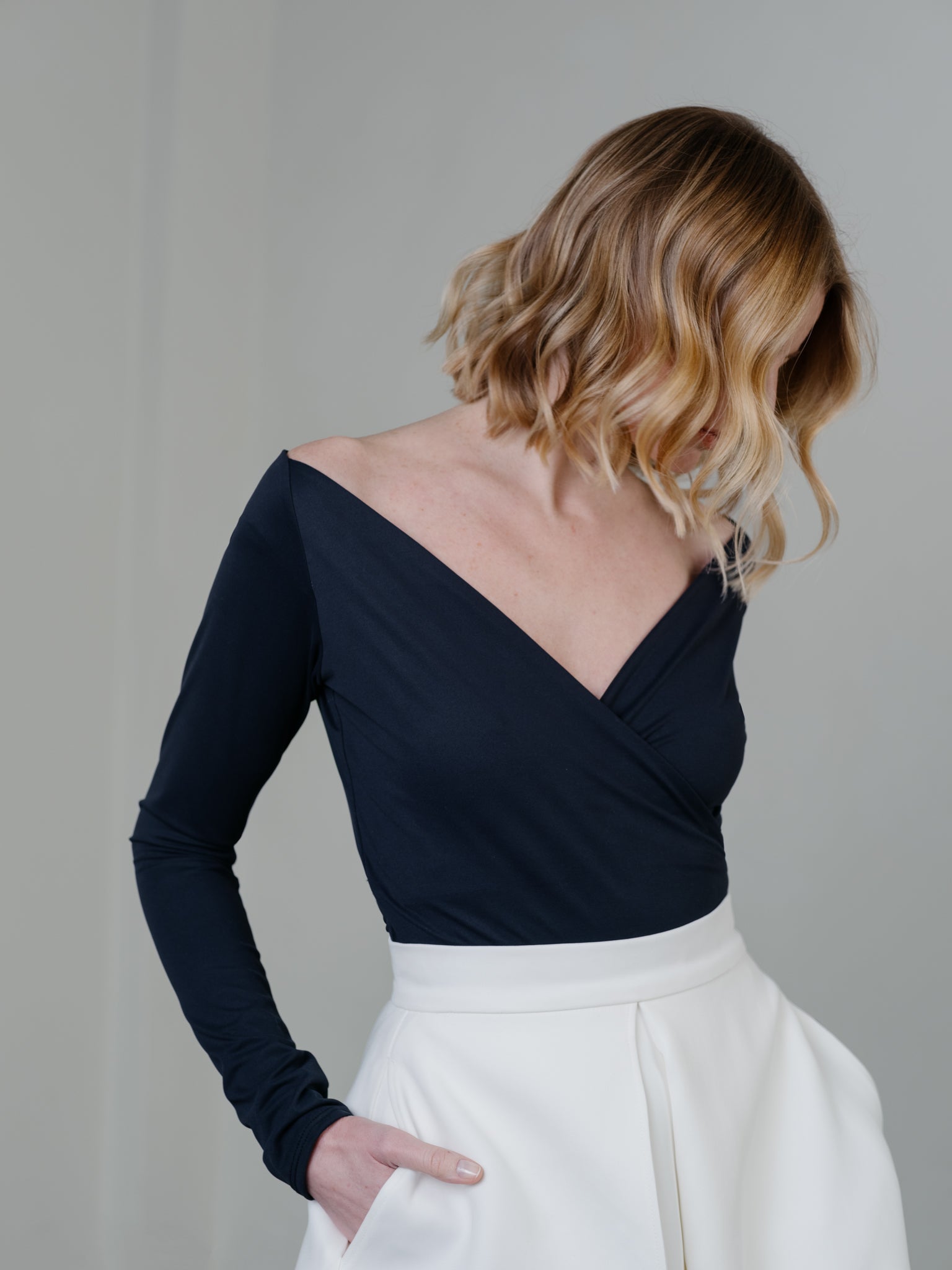 Zamsee Open Shoulders Essential Blouse in Black